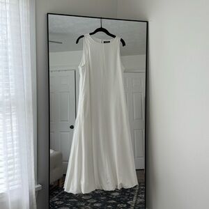 Elegant White Sleeveless Dress
